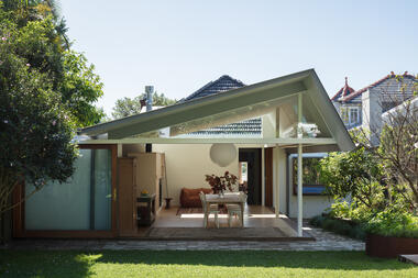 House for BEES / Downie North Architects