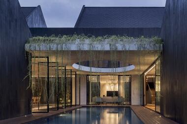 Gallery of Halo House / Tamara Wibowo Architects  - 22