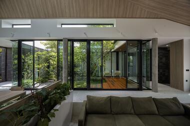 Gallery of Tree’s House / Studio Bewell  - 2