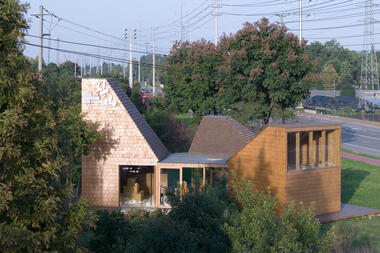 Pyramid Book House / MAT Office