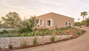 Gallery of House in Puntiró / RipollTizon  - 6