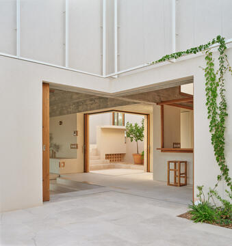 Gallery of House in Puntiró / RipollTizon  - 16