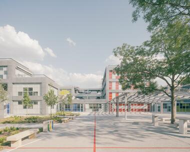 安妮·弗兰克中学翻新工程 / MARS Architectes