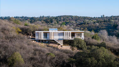 Casa en las nubes / MALVINA ZAYAT estudio de arquitectura