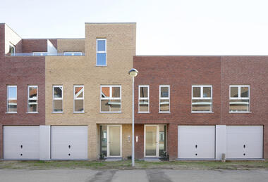 9 Unidades de Vivienda Social / Atelier Tom Vanhee