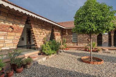 Tribhuvana Office / d6thD design studio