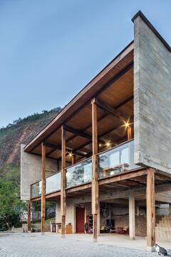 Casa de 6 mil blocos / Márcio Flávio Motta