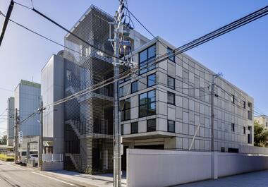 LATTICE in Fukuoka Multi-tenant Building / SAKO Architects