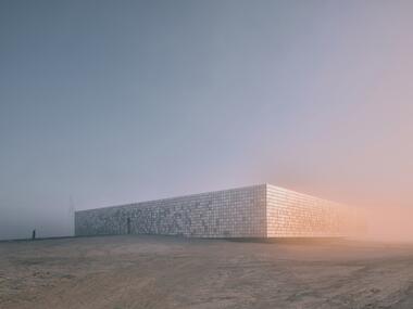 沙漠中闪烁，欧洲最大太阳能发电厂 / Bilgin Architects