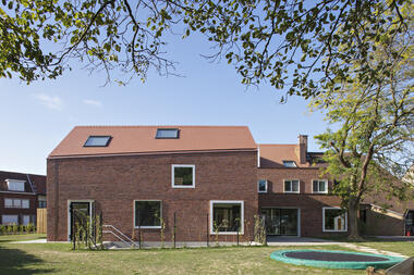 De Sibbe Shelter House for Children / Atelier M Architects + Planners by