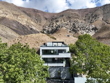 Koohravan Villa / HYPERTEXT ARCHITECTURE STUDIO