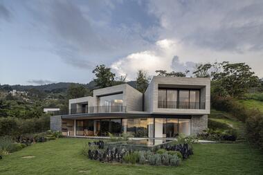 Cerrovento House / Alejandro Restrepo Montoya + EstudioCentral