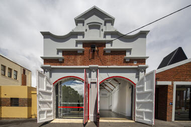 Central Goldfields Art Gallery / Nervegna Reed Architecture