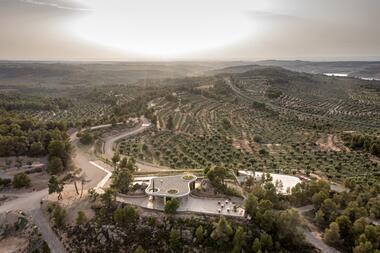 Moinho de Azeite entre Oliveiras Trull CV / Alventosa Morell Arquitectes 
