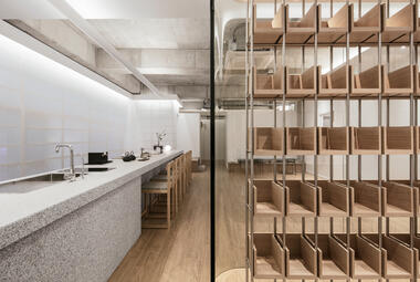 Galería de Arquitectura para el bienestar: 23 Interiores de hospitales, clínicas y centros médicos  - 14