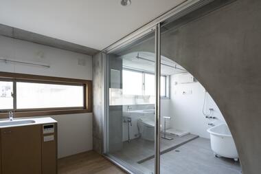 Gallery of Mikumizaka Flats / Hiroyuki Ito Architects  - 8