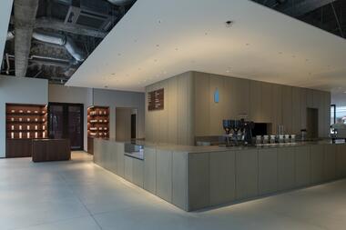 Blue Bottle Coffee Fukuoka Tenjin / CASE-REAL