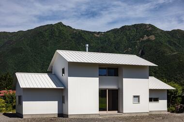 House in Asagiri Kogen / Buttondesign