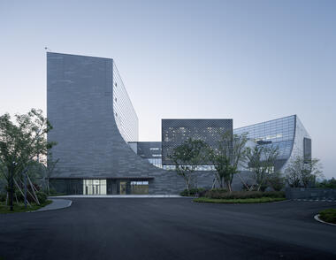 Shaoxing Art School Transformation and Expansion / UAD