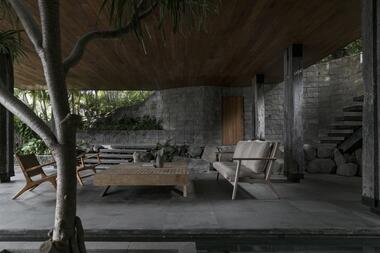 Gallery of Iron Wood House / Earth Lines Architects  - 1