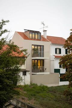 Casa em Casalinho da Ajuda / Vasco Lima Mayer + Sara Oom de Souza
