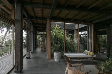 Gallery of Iron Wood House / Earth Lines Architects  - 3