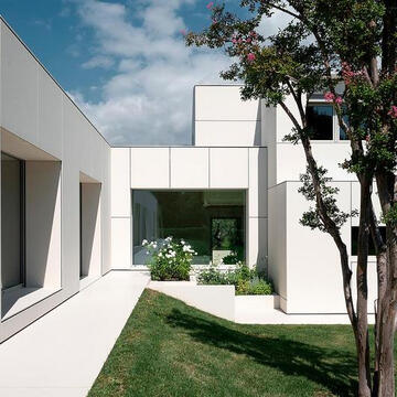 Sintered Stone Facades in Italian Villa from Lapitec®