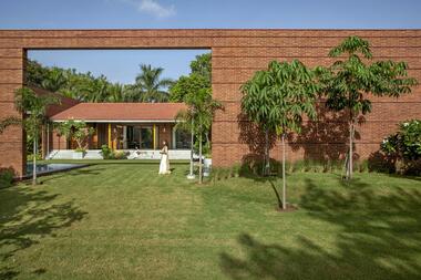 Galeria de Quinta Sitish Parikh / Dipen Gada and Associates  - 1