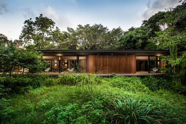 Forest Club House / Bloc Architects