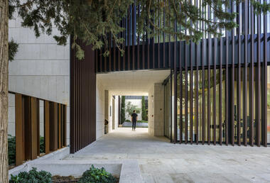 Sede Ilustre Colegio Oficial de Farmacéuticos de Málaga  / OCWA - Office for Co.Working Architects