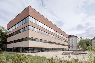 Montanuni Leoben Study Center / Franz&Sue