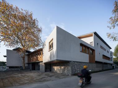 Party and Public Center of Longnan Village / Sens Architects