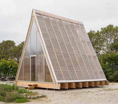 Sustainable Heating: Explore 4 Projects Featuring Trombe Walls that Enhance Thermal Efficiency