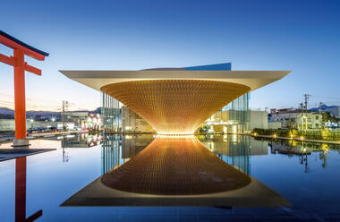Desde refugios tubulares de papel hasta innovaciones en madera: la obra completa de Shigeru Ban explorada por Philip Jodidio para Taschen