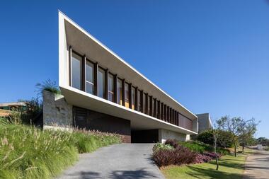 Residencia MB / Belluzzo Martinhão Arquitetos