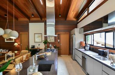 Galeria de Casa Castanheiras / Mateus Castilho + Patricia Bueno  - 10