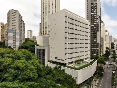 Edifício Renata / Metro Arquitetos