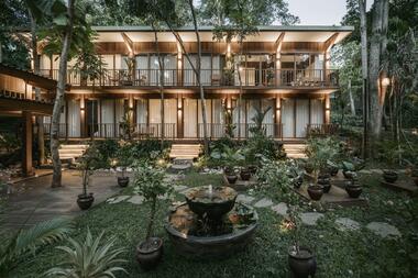 Retreat Village / Stilt Studios