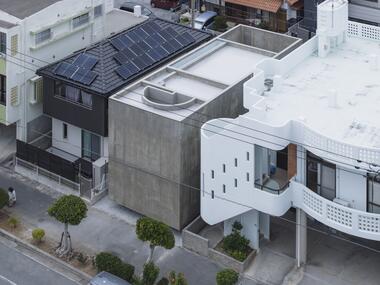 Casa em Nishizaki / Studio Cochi Architects