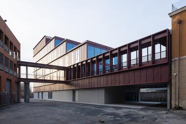 Gallery of Guardia di Finanza Office Building / DEMOGO  - 1