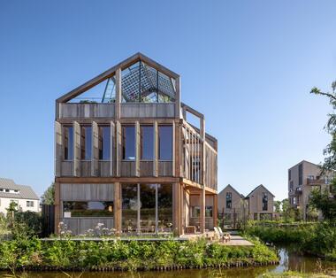 Casa de madera en Muiden / Moke Architecten