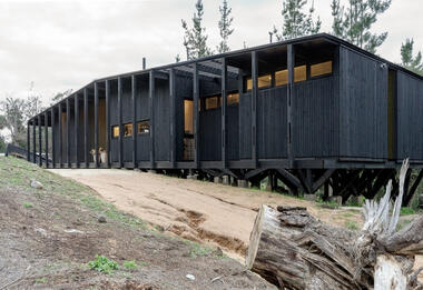 Casa Mora / Estudio Donoso Arquitectos