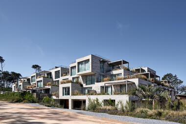 Edificio CasaGrande / Estudio Planta