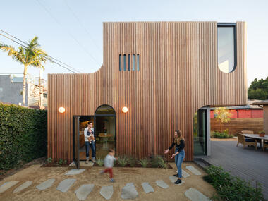 The Offset Adu Residence / Byben & Skeens