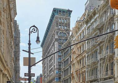 Lessons from SoHo and Wong Chuk Hang: Adapting Static Structures for New Demands 