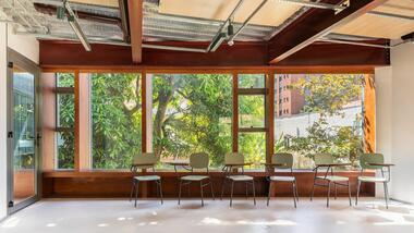 画廊 鲁道夫斯坦纳大学 / Biselli Katchborian Arquitetos  - 24