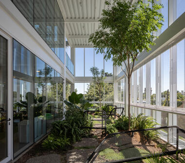 Galería de Globant Iconic Building / Alric Galindez Arquitectos  - 16