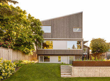 West Seattle Chalet / SHED Architecture & Design