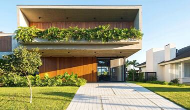 Casa das Folhagens / Mayresse Arquitetura