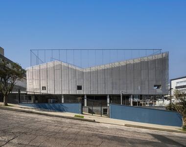 Colégio Alumnus / BIRI + Estudio Pedro Haruf + MOBIO